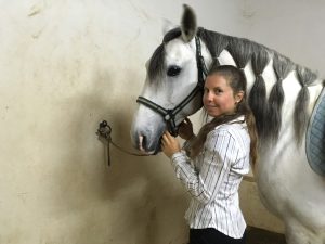 Clara Maria Schubert cavaleira dressage ensino amazona competição fete imperiale, spanische hofreitschule, spanish riding school, wien, viena, vienna, escola espanhola de viena, Piber, Gestüt, Lipizzaner, Lipica, Spanische Reitschule, pferderevue reiterrevue barock barockpferde concurso lusitano cavalo harmonia equestre treino cavalo lusitano desbaste vila franca de xira portugal